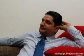 «Մեր վարչապետը պինդ-պինդ աթոռին նստածա»