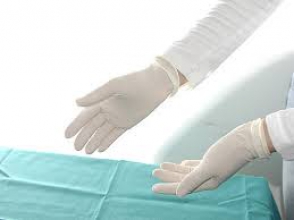 Բրիտանացի բժիշկը վիրահատությունից հետո ձեռնոցը մոռացել է կնոջ մարմնում
