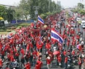 Власти Таиланда договорились с демонстрантами о «перемирии» на время празднования дня рождения короля