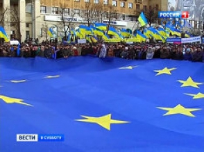 Украинская оппозиция возобновила блокаду здания Кабмина