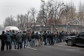 Акция протеста перед заданием НС (прямой эфир)