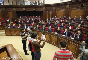 Журналисты провели в НС акцию протеста: «Эй, вы, образумьтесь!»