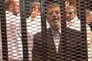 В Египте возобновляется суд над экс-президентом Мурси
