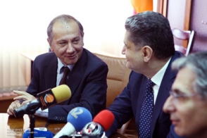 ՀՀ էկոնոմիկայի նախարարը չի համաձայնվել էներգետիկայի նախարարի հետ, համաձայնվել է Ռոբերտ Քոչարյանի հետ