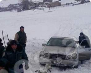 Ձնակույտի մեջ արգելափակվել են ավտոմեքենաներ