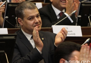 Отношения премьера и Давида Арутюняна крайне накалились – «Жоховурд»