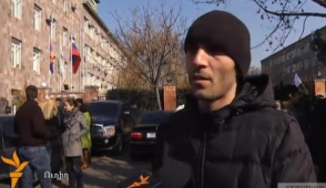 Работники электросетей проводят акцию протеста (прямое включение)