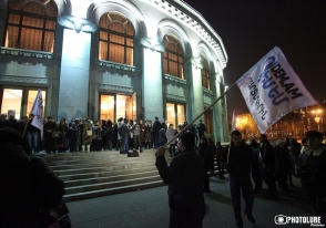 Այնուամենայնիվ, Մոսին «սպանեց» Սարոյին