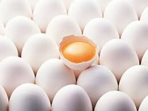 На рынке продаются просроченные яйца