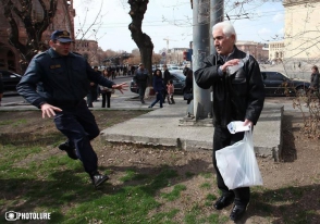 В Ереване мужчина пытался совершить самосожжение