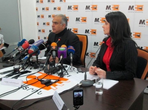 Րաֆֆի Հովհաննիսյանը չի բացառում, որ կառավարությանն անվստահություն հայտնելն ամբողջական իշխանափոխության փուլային տարբերակն է