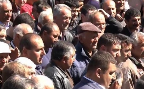 Гагик Царукян встретился с виноградарями Армавирского марза