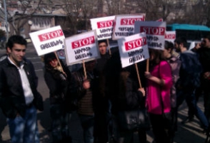 «Նաիրիտի» տնօրինությունը սպառնում է աշխատակիցներին