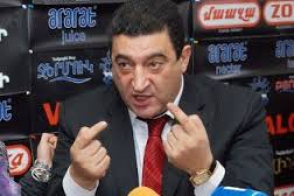 Հանրապետական պատգամավորին հունից հանել են վարչապետի հրաժարականի վերաբերյալ հարցերը