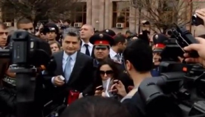 «Դիշովկա՛, սրիկա՛, հանցագո՛րծ»