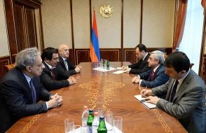 Комбинации из двух ходов и трех пальцев