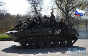 Սլավյանսկ մտած ուկրաինացի զինվորականները ռուսական դրոշ են բարձրացրել