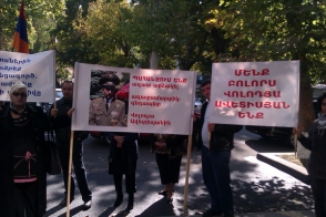Ազատամարտիկները շարժվել են ՀՀԿ կենտրոնական գրասենյակ
