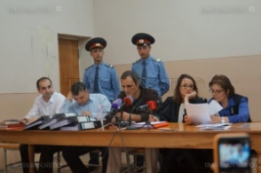 Դատավորը նիստերի դահլիճից հեռացրել է Վարդան Պետրոսյանի պաշտպանի օգնականին