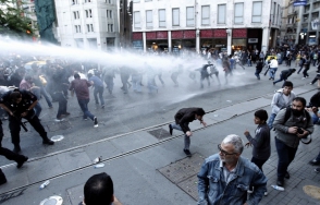 В Стамбуле произошло столкновение манифестантов с полицией