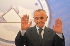 Президент Абхазии подал в отставку