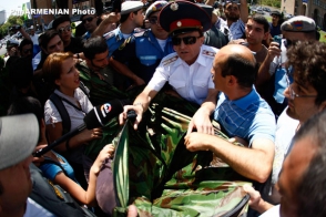 Գրիգոր Աթանեսյան. Ռեժիմին հավատարիմ Վալերի Օսիպյանի դեմ էլ քրեական գործ հարուցվեց