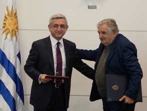 Աշխարհը խալի է ոտքիս տակ