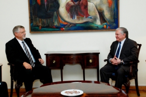 Է. Նալբանդյանը ԵՄ հատուկ ներկայացուցչի ուշադրությունն է հրավիրել Ադրբեջանի սադրիչ գործողություններին
