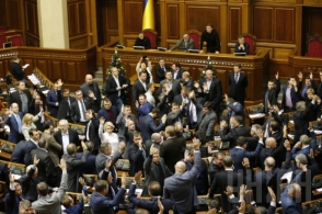 Парламент Украины решит судьбу Яценюка