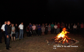 Бако Саакян встретился с группой студентов Ереванского государственного университета