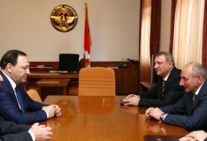 Бако Саакян принял главу Госкомитета кадастра недвижимости при Правительстве РА