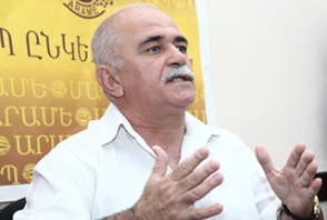 Մանվել Եղիազարյան. «Հայրենիքի պաշտպան է պետք, ոչ թե ստամոքս լցնող»