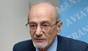 Արմեն Պողոսյան. «Անճարակ ղեկավարությանը Սահմանադրությունը չի օգնի»