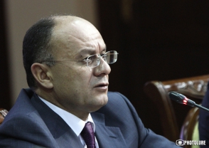 Представители фракций НС встретились с министром обороны Сейраном Оганяном