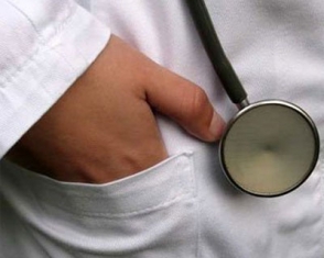 Վիրաբույժը կասկածվում է անզգուշությամբ հիվանդի մահն առաջացնելու մեջ