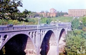 Փորձել է ինքնասպան լինել՝ նետվելով «Հաղթանակ» կամրջից