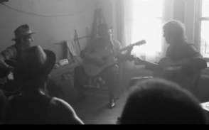 Փոլ Մաքարթնին բլյուզ է նվագում Ջոնի Դեփի հետ (տեսանյութ)