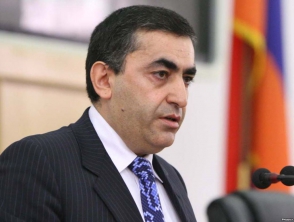 Արմեն Ռուստամյանը «ճաք տվածի» հետ նույն թիմում հայտնվելու, իշխանության մասի ու ամբողջի մասին
