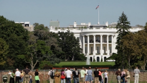 Секретная служба США намерена установить КПП у Белого дома