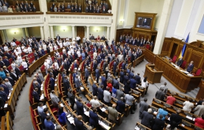 На Украине зарегистрированы 690 кандидатов в депутаты Рады