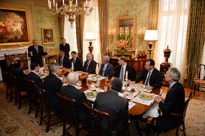 Серж Саргсян встретился с ведущими специалистами США в сфере международных отношений