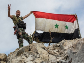 ВВС Сирии атаковали колонны боевиков «Исламского государства» к востоку от Дейр-эз-Зора