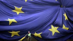 Послы ЕС высказались за сохранение санкций в отношении России