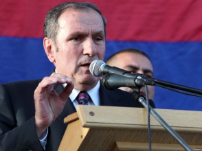 Левон Тер-Петросян примет участие в митинге «тройки»