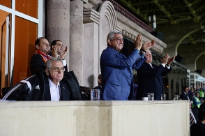 Սերժ Սարգսյանը և Տոմիսլավ Նիկոլիչը դիտել են Հայաստան-Սերբիա ֆուտբոլային խաղը