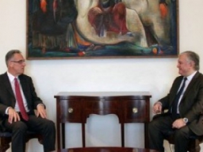 Эдвард Налбандян попрощался с послом Франции