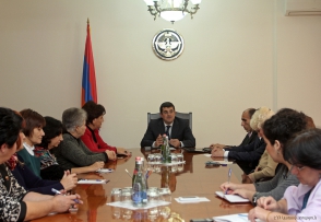 ԼՂՀ վարչապետը ընդունել է «Մայրություն» ՀԿ ներկայացուցիչներին