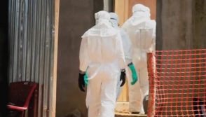Неизвестные шантажисты угрожают Чехии распространением вируса Эбола