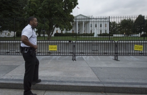 Власти США усиливают охрану правительственных зданий в связи с террористической угрозой