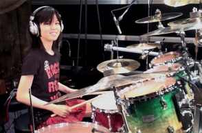 Ռոք աստղերը 16-ամյա ճապոնացի աղջկան համարում են աշխարհի լավագույն թմբկահարներից մեկը (տեսանյութ)